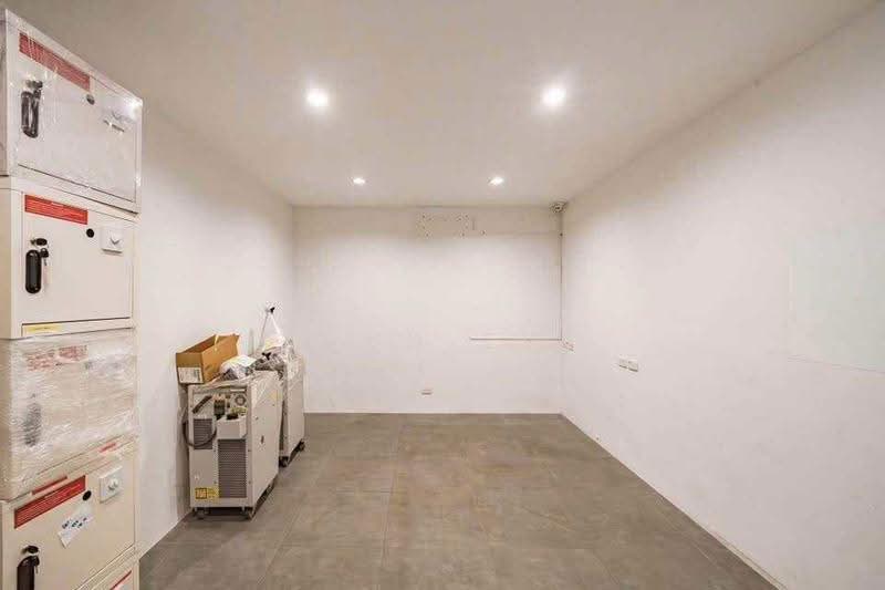 Office Building Home Office with Warehouse in Ladprao for Sale & Ren t(SPSEVE2284), Bangkok, ซอย ลาดพร้าว 6, Jom Phon, Chatuchak, Bangkok, , 724 sqm, Office Space For Rent, by Khun Eve, 500520982 - DDproperty.com