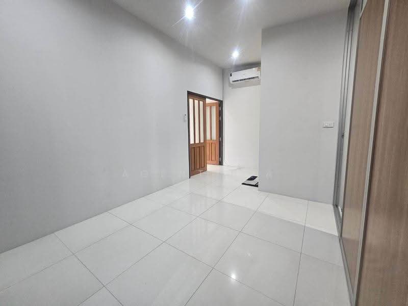 For Rent | Oasis Loft Sukhumvit 64 – Home Office / Townhome (SPSP670), Bangkok, สุขุมวิท 64, Bang Chak, Phra Khanong, Bangkok, , 246 sqm, Office Space For Rent, by Agent Pla, 500521095 - DDproperty.com