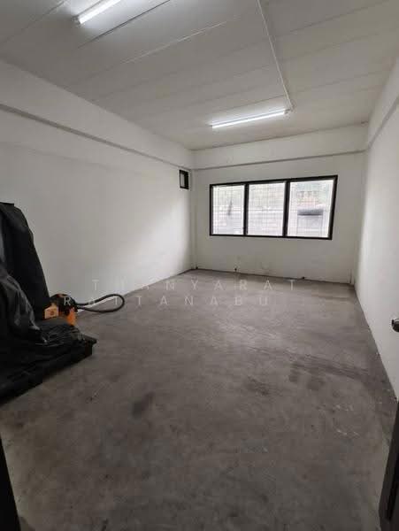 Warehouse Storage Building for Rent in Prawet Chaloem Phrakiat Rama 9 Soi 30, Bangkok, Nong Bon, Prawet, Bangkok, , 600 sqm, Warehouse/Factory For Rent, by Thanyarat Rattanaburee, 500521193 - DDproperty.com