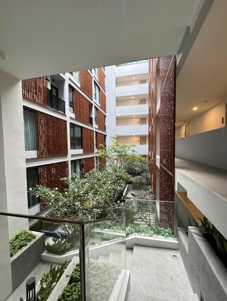 ESQUE Sukhumvit 101/1, Bangkok, Soi Wachiratham Sathit 25, Bang Chak, Phra Khanong, Bangkok, 1 Bedroom, 27 sqm, Condo For Sale, by Thanyalak Premputtiphan, 500521235 - DDproperty.com