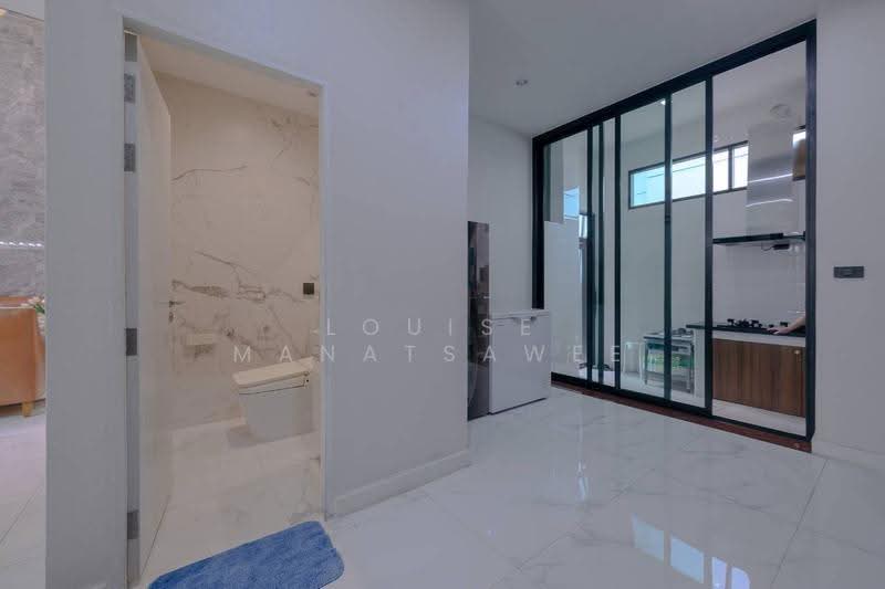 The Gentry Ekamai-Ladprao, Bangkok, 90 Soi Ladprao 94, Phlapphla, Wang Thonglang, Bangkok, 4 Bedrooms, 414 sqm, Single Detached House For Sale, by Louise Manatsawee, 500521305 - DDproperty.com