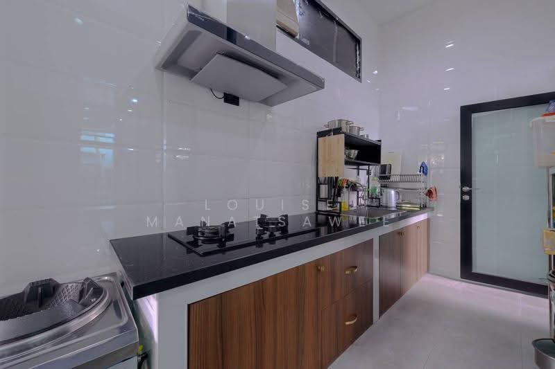 The Gentry Ekamai-Ladprao, Bangkok, 90 Soi Ladprao 94, Phlapphla, Wang Thonglang, Bangkok, 4 Bedrooms, 414 sqm, Single Detached House For Sale, by Louise Manatsawee, 500521305 - DDproperty.com
