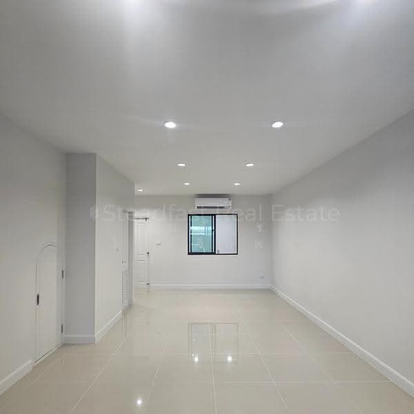 Modi Villa Bangbuathong : โมดิ วิลล่า บางบัวทอง, นนทบุรี, ซอยสามวัง ถนนชัยพฤกษ์, บางบัวทอง, นนทบุรี, 100 ตร.ม., ทาวน์เฮ้าส์ ให้เช่า, โดย ธนภัทร ไทยจินดา, 500521410 - DDproperty.com