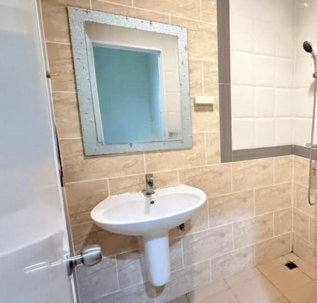 Golden Town 2 Onnut-Pattanakarn, Bangkok, 189 Soi On Nut 65 Yaek 14, Prawet, Bangkok, 3 Bedrooms, 150 sqm, Townhouse For Sale, by Rojjana Jindasri, 500521574 - DDproperty.com