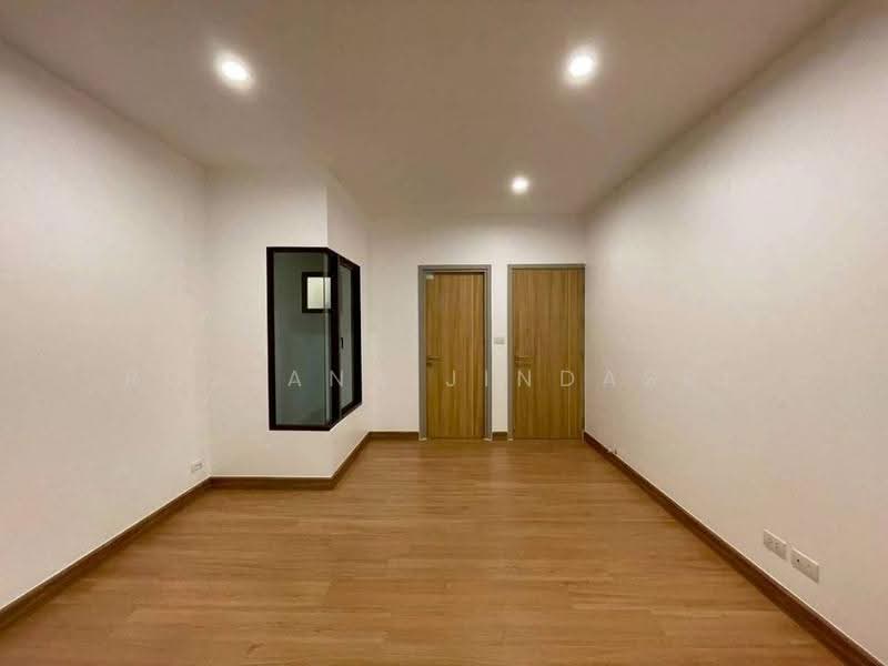 Passorn Songprapa, Bangkok, Songprapha Road, Si Khan, Don Mueang, Bangkok, 4 Bedrooms, 445 sqm, Single Detached House For Sale, by Rojjana Jindasri, 500521584 - DDproperty.com