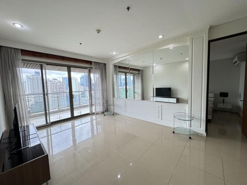 The Lakes, Bangkok, 123 Ratchadaphisek Road, Khlong Toei, Bangkok, 3 Bedrooms, 173 sqm, Condo For Rent, by Natlyn Kongsapook, 500521646 - DDproperty.com