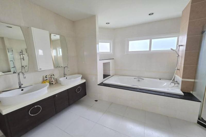 Passorn 4 Rangsit - Klong 3, Pathum Thani, Khu Khot Yotathikan-Khlong Luang Road, Prachathipat, Thanyaburi, Pathum Thani, 5 Bedrooms, 460 sqm, Single Detached House For Sale, by ชนะชาติ นนท์ตา, 500521682 - DDproperty.com