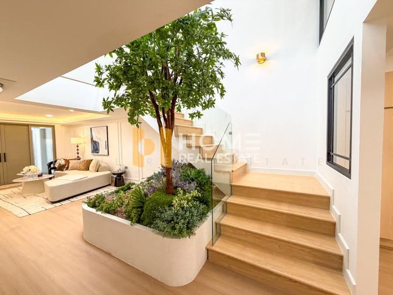 Khlongtan Nivet, Bangkok, 20 Soi Pridi Banomyong 42, Khlong Tan Nua, Watthana, Bangkok, 3 Bedrooms, 192 sqm, Townhouse For Sale, by HOME Real Estate Service, 500521749 - DDproperty.com