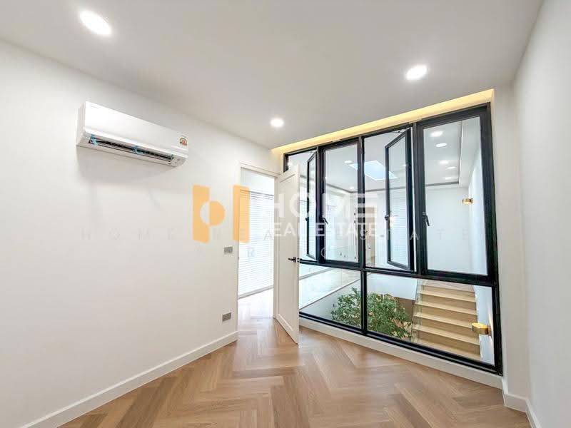 Khlongtan Nivet, Bangkok, 20 Soi Pridi Banomyong 42, Khlong Tan Nua, Watthana, Bangkok, 3 Bedrooms, 192 sqm, Townhouse For Sale, by HOME Real Estate Service, 500521749 - DDproperty.com
