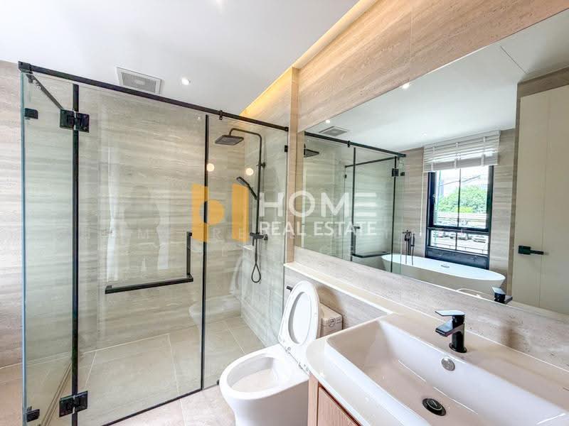 Khlongtan Nivet, Bangkok, 20 Soi Pridi Banomyong 42, Khlong Tan Nua, Watthana, Bangkok, 3 Bedrooms, 192 sqm, Townhouse For Sale, by HOME Real Estate Service, 500521800 - DDproperty.com