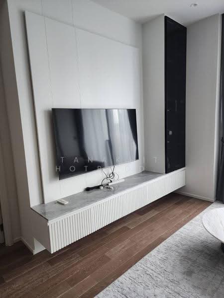 Muniq Langsuan, Bangkok, Soi Tonson, Lumphini, Pathum Wan, Bangkok, 2 Bedrooms, 78 sqm, Condo For Rent, by Tanakrit Chotbuddkayan, 500521804 - DDproperty.com