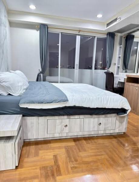 Witthayu Complex, Bangkok, 1673 New Petchaburi Road, Makkasan, Ratchathewi, Bangkok, 3 Bedrooms, 135 sqm, Condo For Rent, by Tanakrit Chotbuddkayan, 500521837 - DDproperty.com