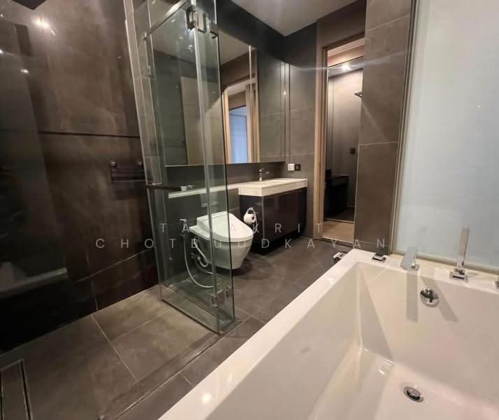 The Esse at Singha Complex, Bangkok, 1788 New Petchaburi Rd, Khlongtoei Nua, Watthana, Bangkok, 2 Bedrooms, 74 sqm, Condo For Rent, by Tanakrit Chotbuddkayan, 500521924 - DDproperty.com