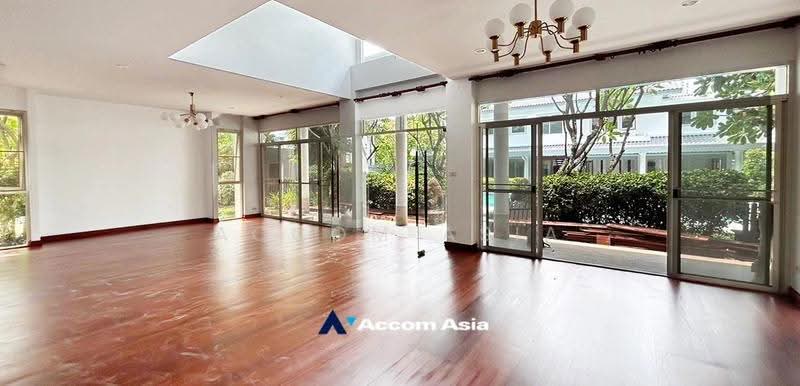 Private Swimming Pool, Pet friendly Country-Style Home Surrounded by Green Garden at Sukhumvit, กรุงเทพ, คลองตันเหนือ, วัฒนา, กรุงเทพ, 560 ตร.ม., บ้านเดี่ยว ให้เช่า, โดย Accom Asia, 500521961 - DDproperty.com