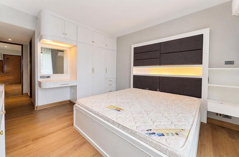 Baan Suanpetch, Bangkok, 18 Soi Sukhumvit 39, Khlong Tan Nua, Watthana, Bangkok, 2 Bedrooms, 130 sqm, Condo For Rent, by Khun Nita, 500522043 - DDproperty.com