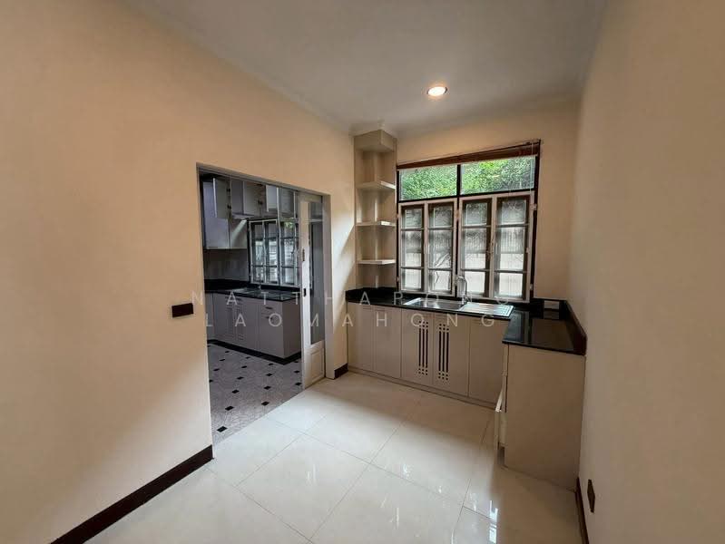 4-BR House, Bangkok, Khlong Tan Nua, Watthana, Bangkok, 4 Bedrooms, 180 sqm, Single Detached House For Rent, by Natthapong Laomahong, 500522083 - DDproperty.com