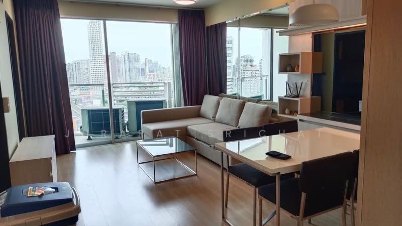Sky Walk Residences, Bangkok, 1599 Sukhumvit Road, Phra Kanong Nua, Watthana, Bangkok, 1 Bedroom, 50 sqm, Condo For Rent, by Jurarat Srichat, 500522108 - DDproperty.com