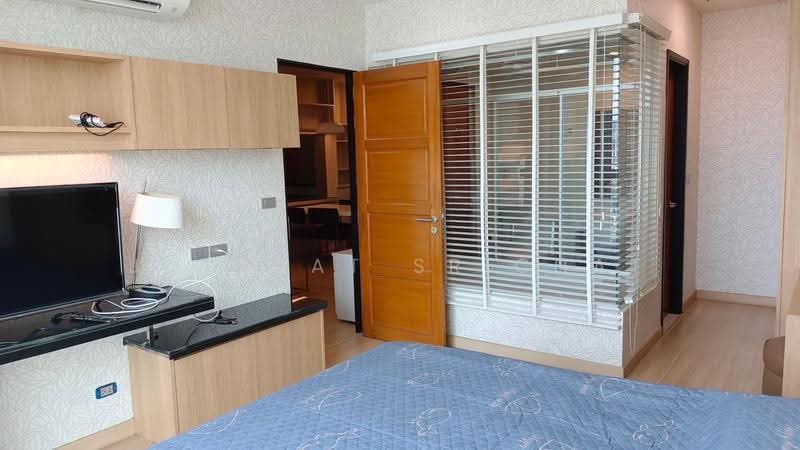 Sky Walk Residences, Bangkok, 1599 Sukhumvit Road, Phra Kanong Nua, Watthana, Bangkok, 1 Bedroom, 50 sqm, Condo For Rent, by Jurarat Srichat, 500522108 - DDproperty.com