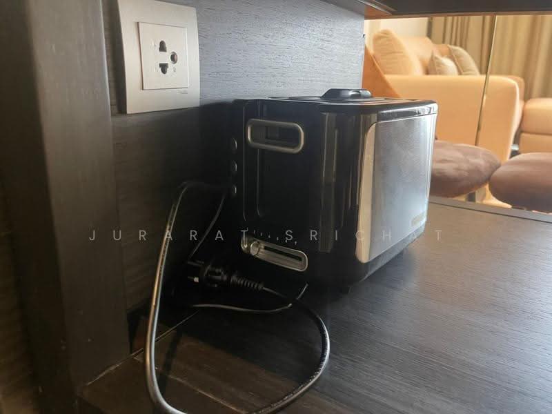 28 Chidlom, Bangkok, 28 Chit Lom Alley, Lumphini, Pathum Wan, Bangkok, 1 Bedroom, 44 sqm, Condo For Rent, by Jurarat Srichat, 500522150 - DDproperty.com