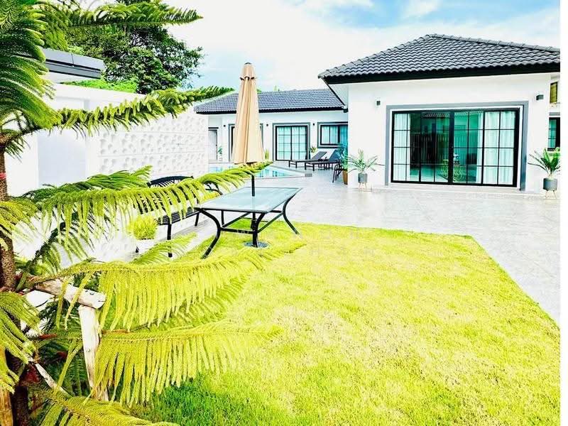 Rattanakorn Village 18, Chon Buri (Pattaya), Na Kloe, Bang Lamung (Pattaya), Chon Buri (Pattaya), 4 Bedrooms, 325 sqm, Single Detached House For Sale, by Siwanon Gosachan, 500522342 - DDproperty.com