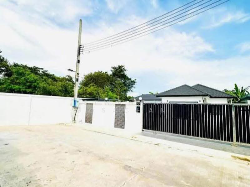 Rattanakorn Village 18, Chon Buri (Pattaya), Na Kloe, Bang Lamung (Pattaya), Chon Buri (Pattaya), 4 Bedrooms, 325 sqm, Single Detached House For Sale, by Siwanon Gosachan, 500522342 - DDproperty.com