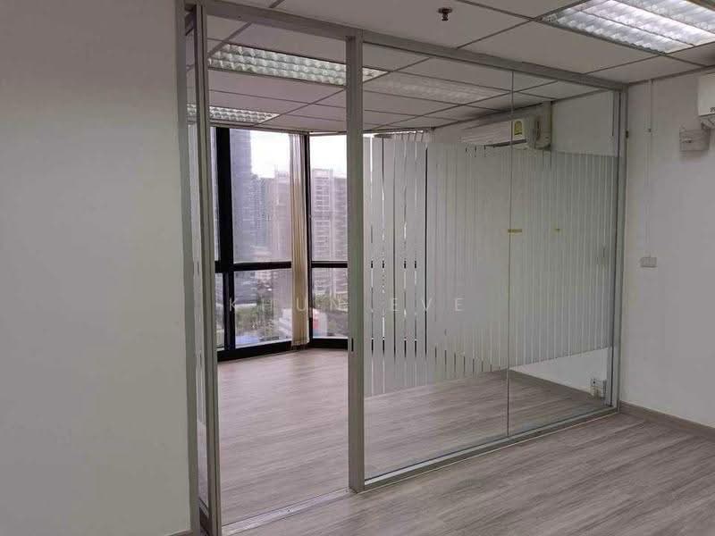 Chamnan Phenjati Business Center : อาคาร ชำนาญเพ็ญชาติ บิสเนสเซ็นเตอร์, กรุงเทพ, ห้วยขวาง, กรุงเทพ, 181 ตร.ม., Office Space ให้เช่า, โดย Khun Eve, 500522415 - DDproperty.com