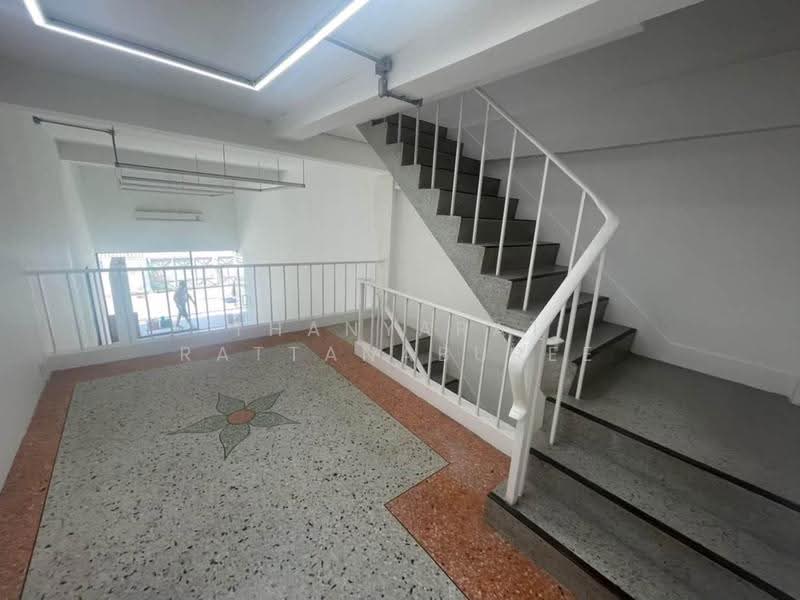 Commercial Building for Rent near bts Phra Khanong, Bangkok, สุขุมวิท 67, Phra Kanong Nua, Watthana, Bangkok, , 200 sqm, Shophouse For Rent, by Thanyarat Rattanaburee, 500522458 - DDproperty.com