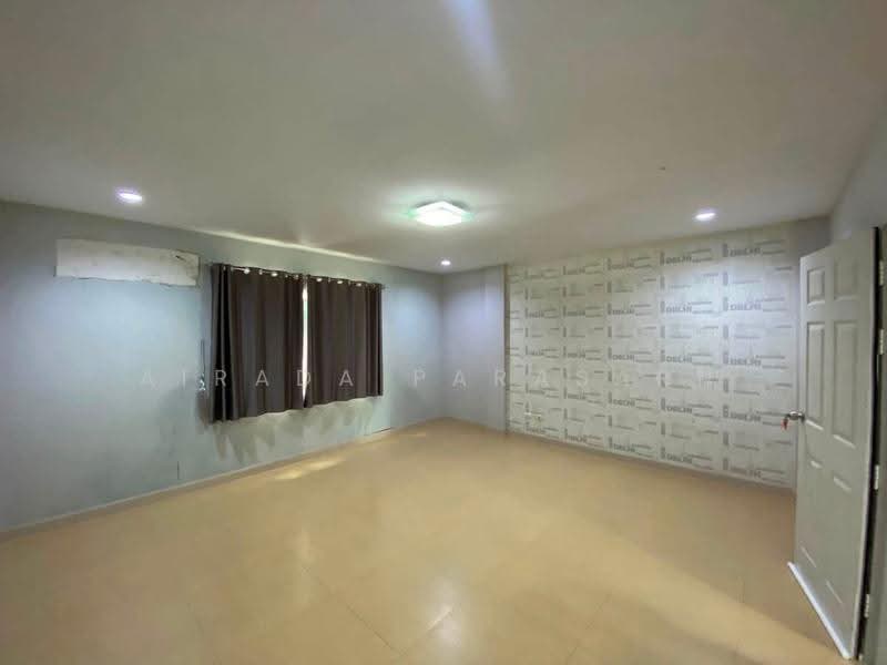 Ruenruedee 7, Bangkok, Min Buri, Bangkok, 4 Bedrooms, 181 sqm, Townhouse For Rent, by Airada Parasarn, 500522462 - DDproperty.com