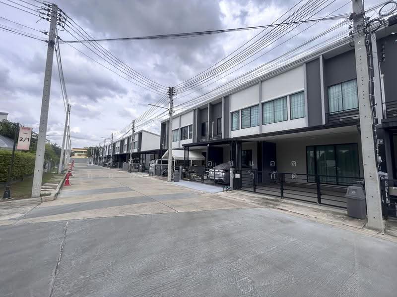 Pleno Ratchapruek-Chaengwattana, Pathum Thani, O Bo Cho Rim Khan Khlong Ko Kriang Road, Bang Khu Wat, Muang Pathum Thani, Pathum Thani, 3 Bedrooms, 106 sqm, Townhouse For Sale, by บริษัท เอชแอล แอสเซท จำกัด, 500522479 - DDproperty.com
