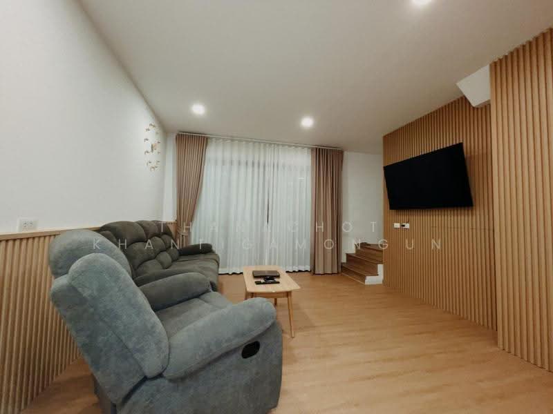 Patio Srinakarin-Rama 9, Bangkok, Krungthep Kreetha Road, Hua Mak, Bang Kapi, Bangkok, 3 Bedrooms, 120 sqm, Townhouse For Sale, by Thanachot Khantigamongun, 500522492 - DDproperty.com