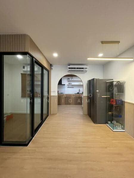 Patio Srinakarin-Rama 9, Bangkok, Krungthep Kreetha Road, Hua Mak, Bang Kapi, Bangkok, 3 Bedrooms, 120 sqm, Townhouse For Sale, by Thanachot Khantigamongun, 500522492 - DDproperty.com