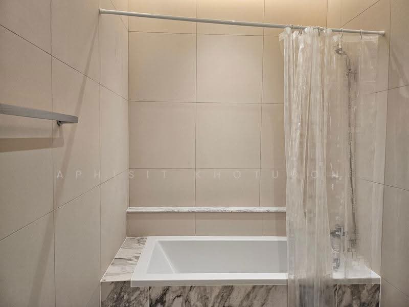 Lakeview Residences, Bangkok, Soi Sukhumvit 12, Khlong Toei, Bangkok, 2 Bedrooms, 74 sqm, Apartment For Rent, by Aphisit Khotudon, 500522515 - DDproperty.com