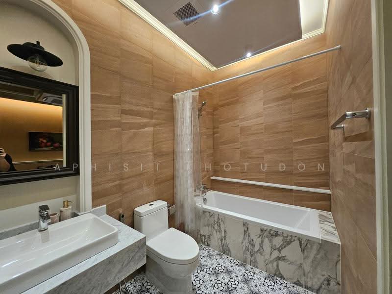 Lakeview Residences, Bangkok, Soi Sukhumvit 12, Khlong Toei, Bangkok, 2 Bedrooms, 71 sqm, Apartment For Rent, by Aphisit Khotudon, 500522523 - DDproperty.com