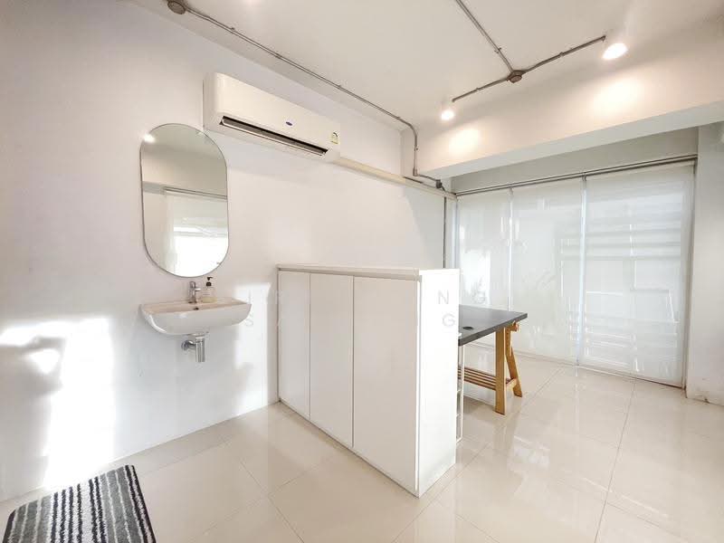 Home Office for Rent 35 sq.m on Pradiphat Soi 17, Phaya Thai, Near BTS Saphan Khwai, Bangkok, ประดิพัทธ์ 17, Samsen Nai, Phaya Thai, Bangkok, , 35 sqm, Office Space For Rent, by Sirithong Saetang, 500522543 - DDproperty.com