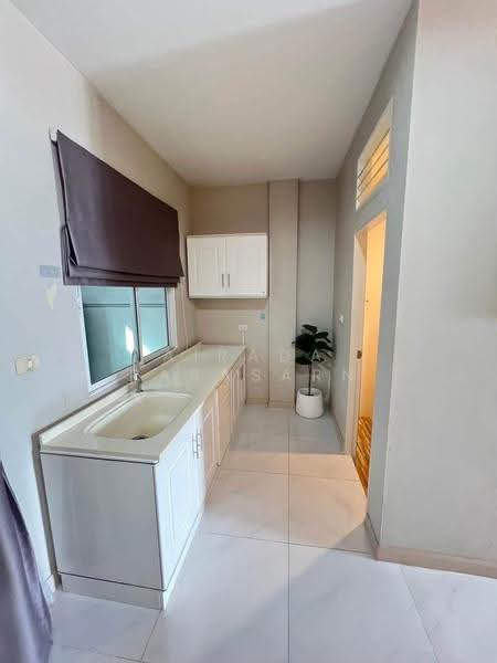 Ruenruedee 7, Bangkok, Min Buri, Bangkok, 4 Bedrooms, 181 sqm, Townhouse For Sale, by Airada Parasarn, 500522569 - DDproperty.com