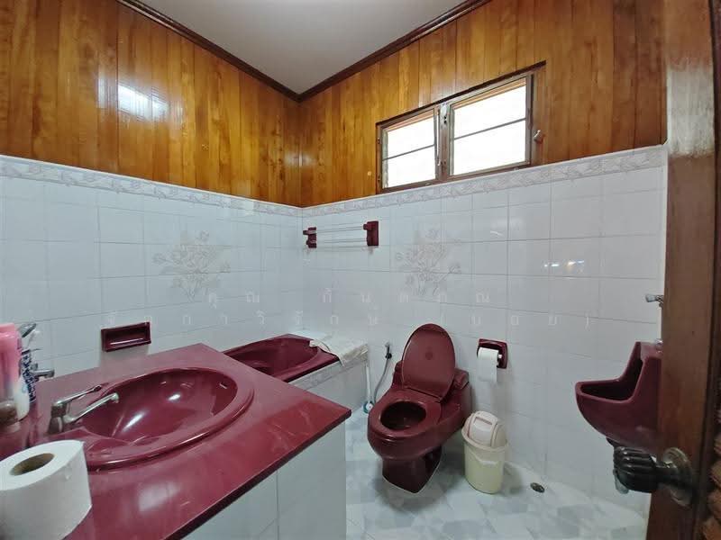 บ้านเดี่ยว 2 ชั้น 1 ไร่ 69 ตร.ว. บ้านเดี่ยว ใกล้ตลาดหลักชัย ถนนเพชรเกษม, Nakhon Pathom, ถนนเพชรเกษม, Don Yai Hom, Muang Nakhon Pathom, Nakhon Pathom, 4 Bedrooms, 800 sqm, Single Detached House For Sale, by คุณ กันตภณ จักกาวิรักษ์ (บอย), 500522733 - DDproperty.com