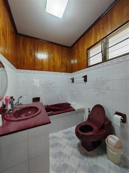 บ้านเดี่ยว 2 ชั้น 1 ไร่ 69 ตร.ว. บ้านเดี่ยว ใกล้ตลาดหลักชัย ถนนเพชรเกษม, นครปฐม, ถนนเพชรเกษม, ดอนยายหอม, เมืองนครปฐม, นครปฐม, 800 ตร.ม., บ้านเดี่ยว ขาย, โดย คุณ กันตภณ จักกาวิรักษ์ (บอย), 500522733 - DDproperty.com