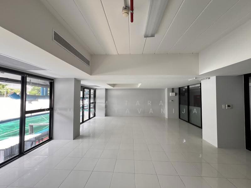 พื้นที่ให้เช่า ลาดพร้าว : Space for rent Lat Phrao, กรุงเทพ, จอมพล, จตุจักร, กรุงเทพ, 48 ตร.ม., พื้นที่ขายของ ให้เช่า, โดย Sumitara Sampattavanija, 500522758 - DDproperty.com