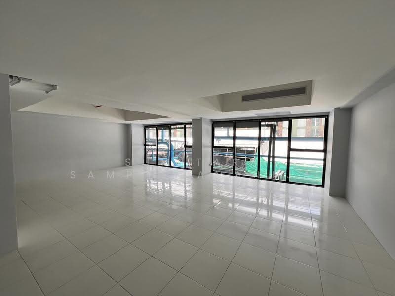 พื้นที่ให้เช่า ลาดพร้าว : Space for rent Lat Phrao, กรุงเทพ, จอมพล, จตุจักร, กรุงเทพ, 48 ตร.ม., พื้นที่ขายของ ให้เช่า, โดย Sumitara Sampattavanija, 500522758 - DDproperty.com