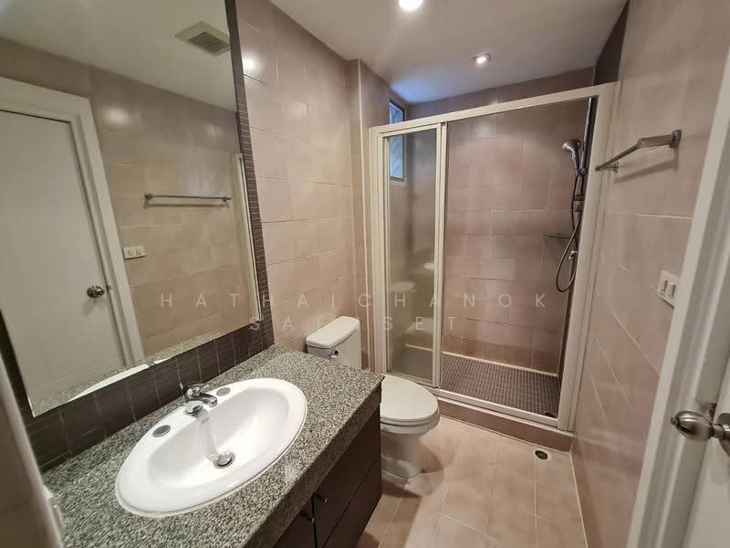 Krystal Court, Bangkok, 23 Soi Sukhumvit 7, Khlongtoei Nua, Watthana, Bangkok, 2 Bedrooms, 166 sqm, Condo For Rent, by Hathaichanok Saenset, 500522816 - DDproperty.com