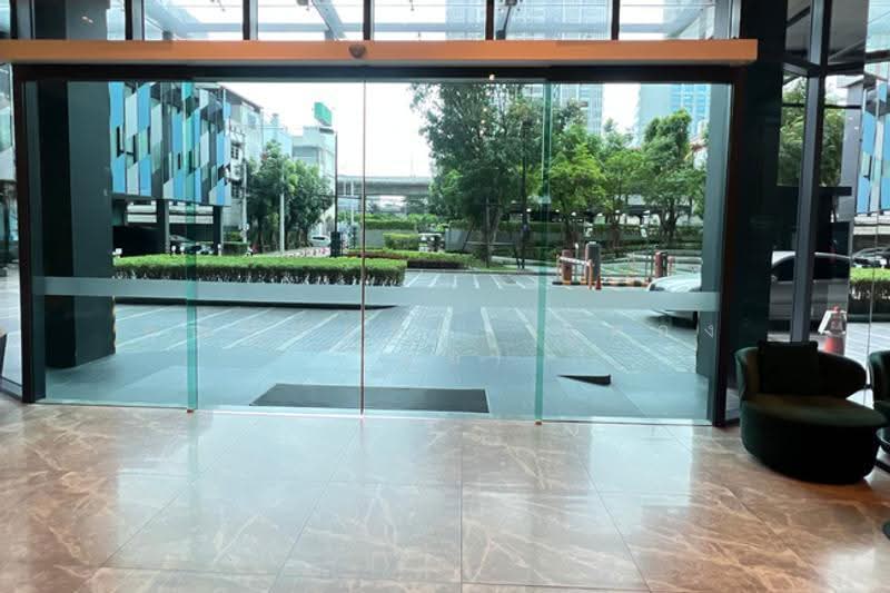 IDEO Sathorn-Wongwian Yai, Bangkok, 219 Soi Krung Thonburi 1, Khlong Ton Sai, Khlong San, Bangkok, 1 Bedroom, 70 sqm, Condo For Sale, by คุณปุณยวีร์  ภู่ทอง (อ้อ), 500522875 - DDproperty.com