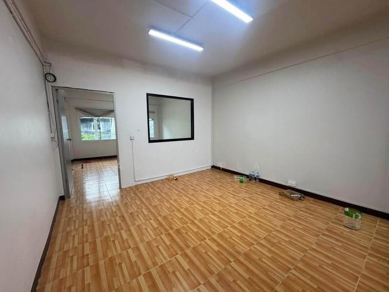 3.5-Story Commercial Building for Rent near Mengjai Intersection (SPSAD4151), Bangkok, Samsen Nok, Huai Khwang, Bangkok, , 308 sqm, Shophouse For Rent, by Agent Pla, 500522885 - DDproperty.com