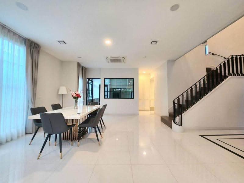 Nantawan Rama 9 - New Krungthepkreetha, Bangkok, Saphan Sung, Bangkok, 4 Bedrooms, 302 sqm, Single Detached House For Rent, by Ivy Jang, 500522892 - DDproperty.com