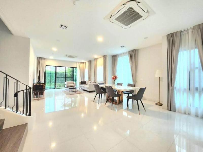 Nantawan Rama 9 - New Krungthepkreetha, Bangkok, Saphan Sung, Bangkok, 4 Bedrooms, 302 sqm, Single Detached House For Rent, by Ivy Jang, 500522892 - DDproperty.com