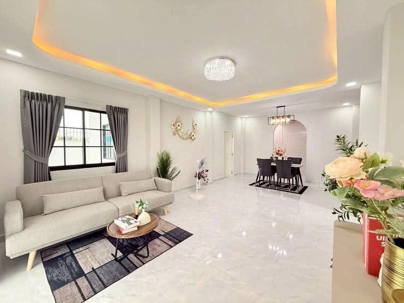 PROMPTPAT 1 RAMINDRA, Bangkok, Sam Wa Tawan Tok, Khlong Sam Wa, Bangkok, 4 Bedrooms, 140 sqm, Semi-Detached House (Twin House) For Sale, by NR AGENT, 500522937 - DDproperty.com
