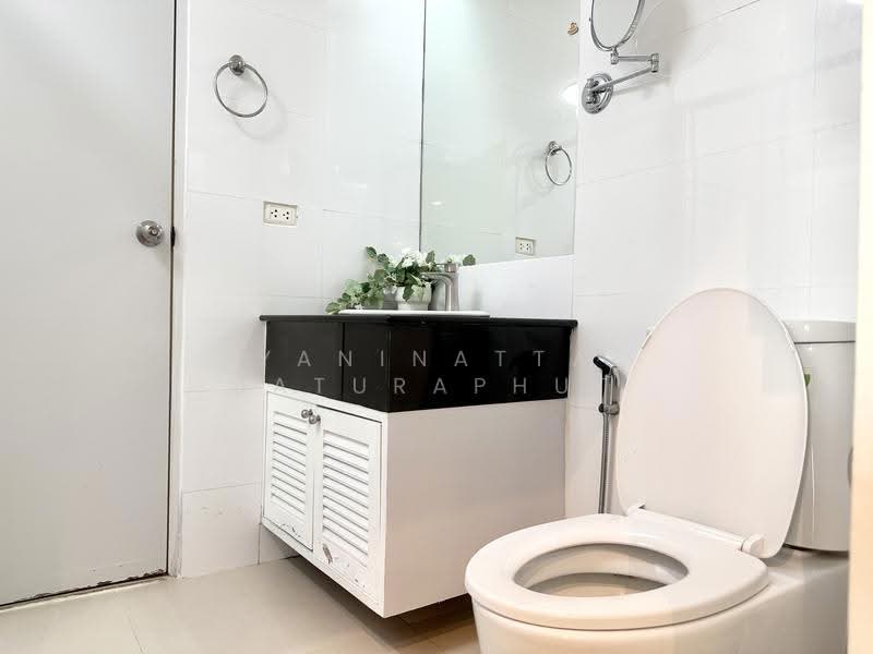 The Royal Place 2, Bangkok, 6-6/429 Soi Mahatlek Luang 2, Lumphini, Pathum Wan, Bangkok, 1 Bedroom, 63 sqm, Condo For Rent, by Yaninatta Jaturaphut, 500522956 - DDproperty.com
