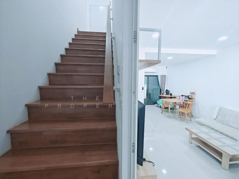 PATIO Ladkrabang-Motorway, Bangkok, Luang Phaeng Rd, Thab Yao, Lat Krabang, Bangkok, 3 Bedrooms, 100 sqm, Townhouse For Sale, by The Best Property ปุ้ยกี้, 500522990 - DDproperty.com