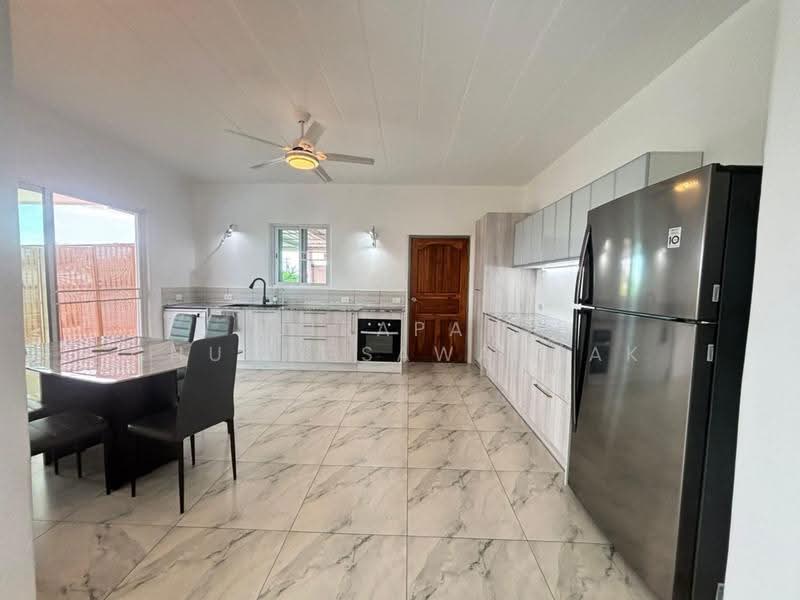 3-BR House, Prachuap Khiri Khan, Nong Kae, Hua Hin, Prachuap Khiri Khan, 3 Bedrooms, 150 sqm, Single Detached House For Rent, by Jirapat Chuangsawadsak, 500523109 - DDproperty.com