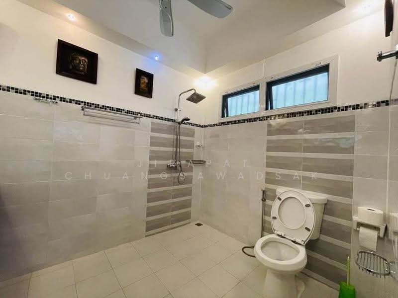 3-BR House, Chon Buri (Pattaya), Nong Pru, Bang Lamung (Pattaya), Chon Buri (Pattaya), 3 Bedrooms, 150 sqm, Single Detached House For Rent, by Jirapat Chuangsawadsak, 500523183 - DDproperty.com