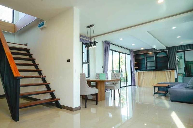 5-BR House, Chon Buri (Pattaya), Huai Yai, Bang Lamung (Pattaya), Chon Buri (Pattaya), 5 Bedrooms, 694 sqm, Single Detached House For Rent, by Jirapat Chuangsawadsak, 500523186 - DDproperty.com
